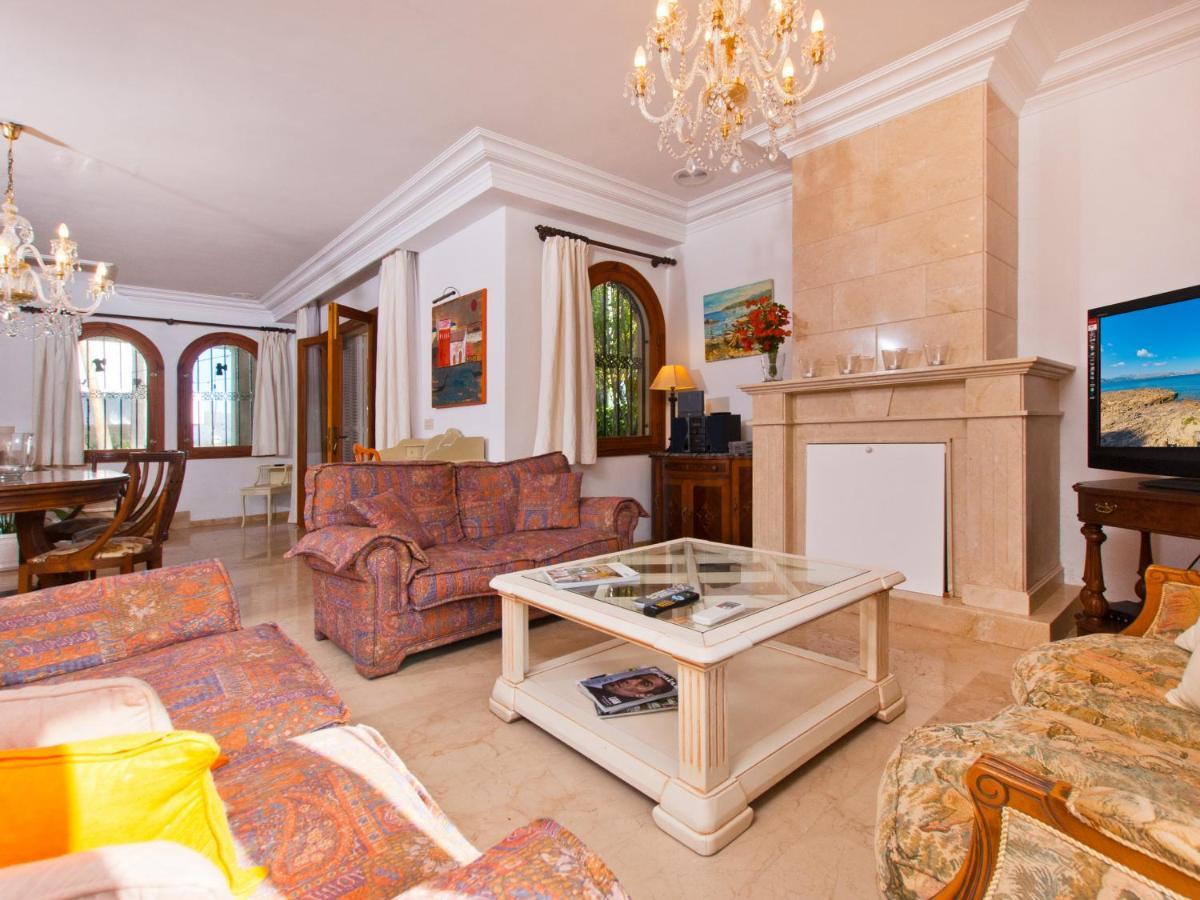 Villa Tita De Manresa, Con Jardines Y Vista Mar 阿尔库迪亚 外观 照片