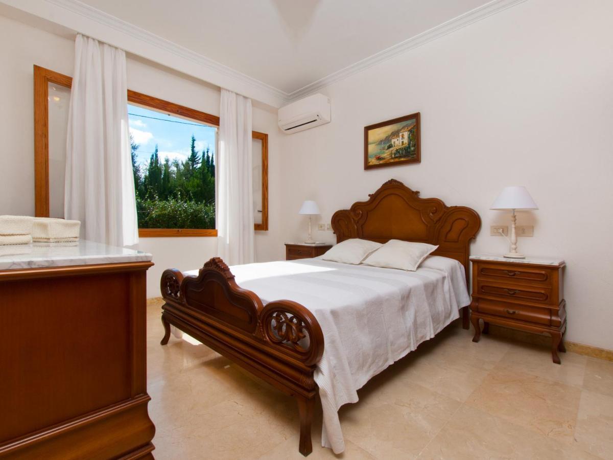 Villa Tita De Manresa, Con Jardines Y Vista Mar 阿尔库迪亚 外观 照片