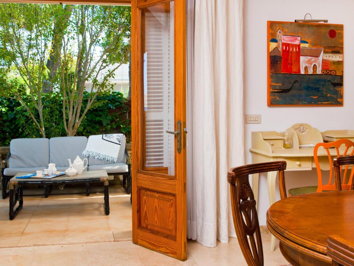 Villa Tita De Manresa, Con Jardines Y Vista Mar 阿尔库迪亚 外观 照片